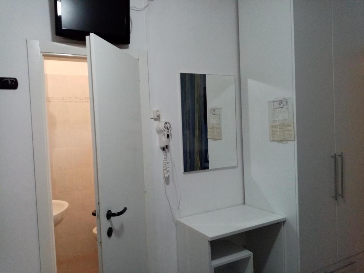 New Prophet Appartamenti Cattolica Bagian luar foto